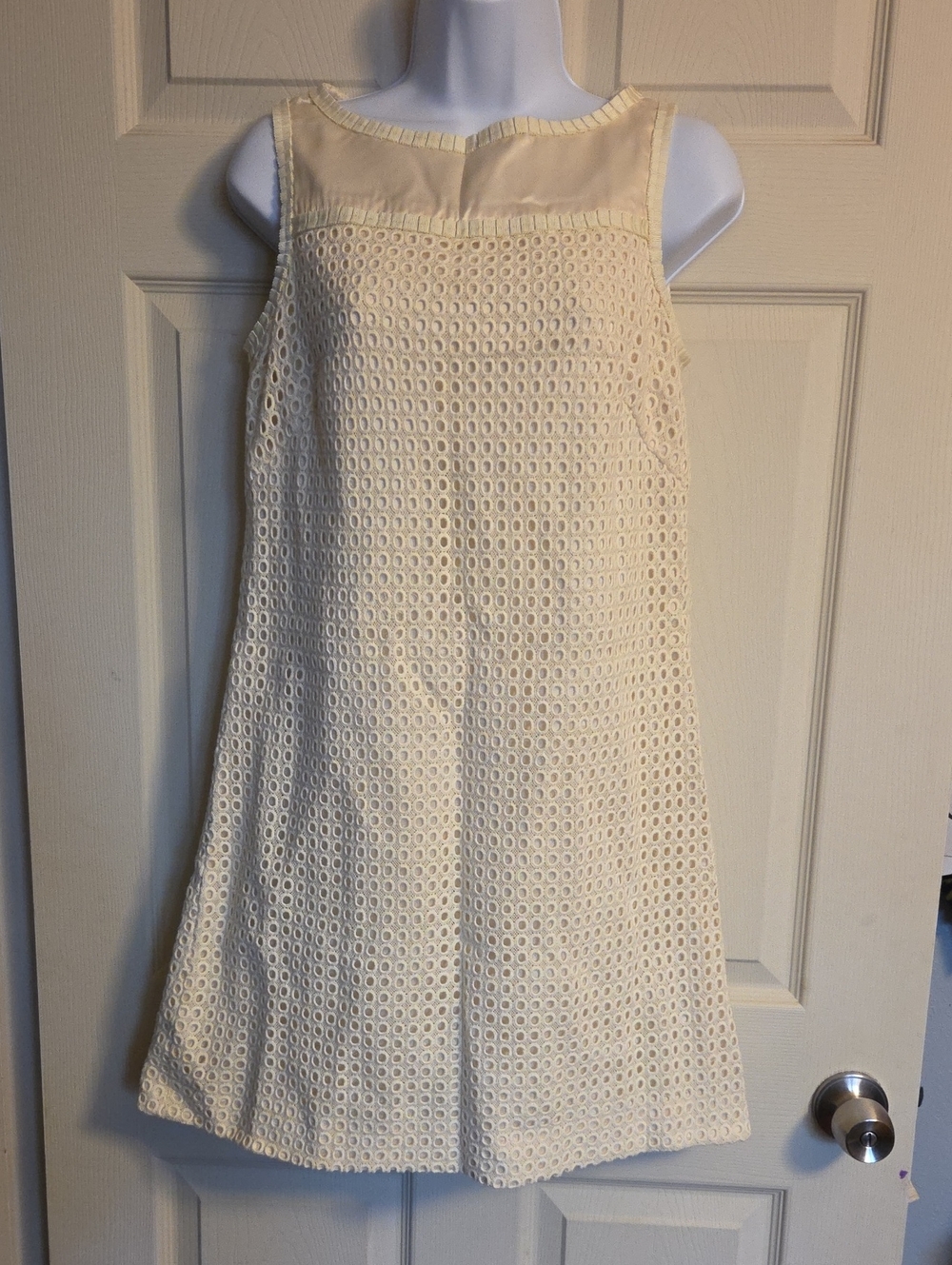 Lilly Pulitzer Cream Eyelet Shift Dress Size 6